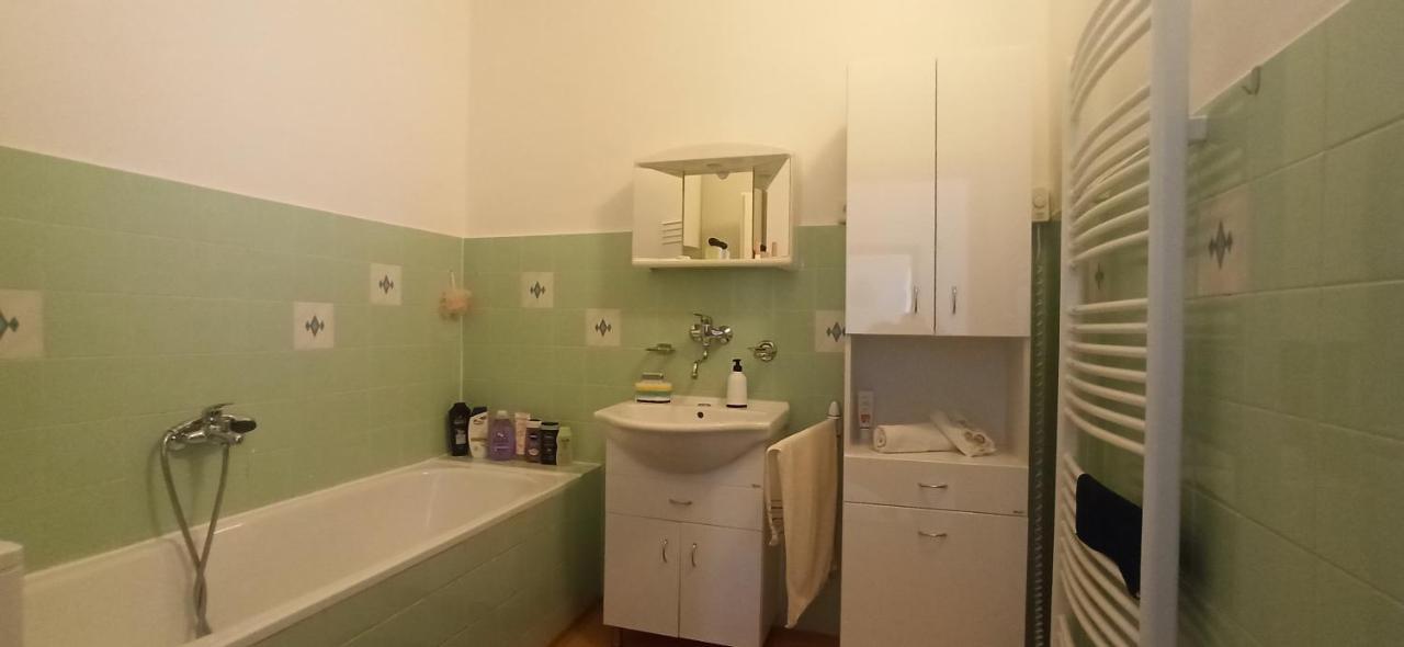 Rodinny Apartman U Broumovskeho Namesti Exteriér fotografie