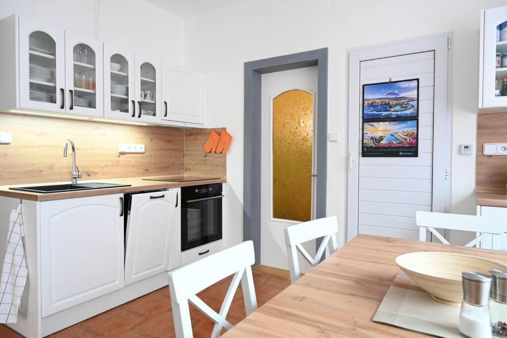 Rodinny Apartman U Broumovskeho Namesti Exteriér fotografie